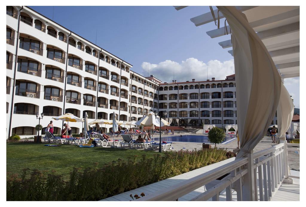 Aparthotel Regina Mare Zarewo Exterior foto