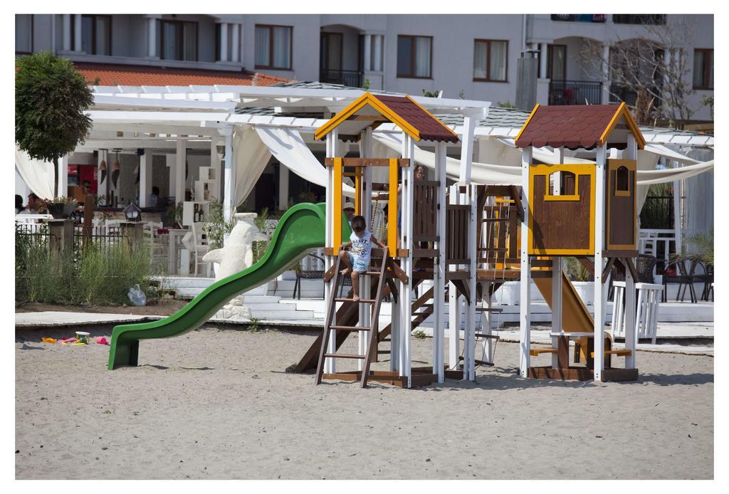 Aparthotel Regina Mare Zarewo Exterior foto