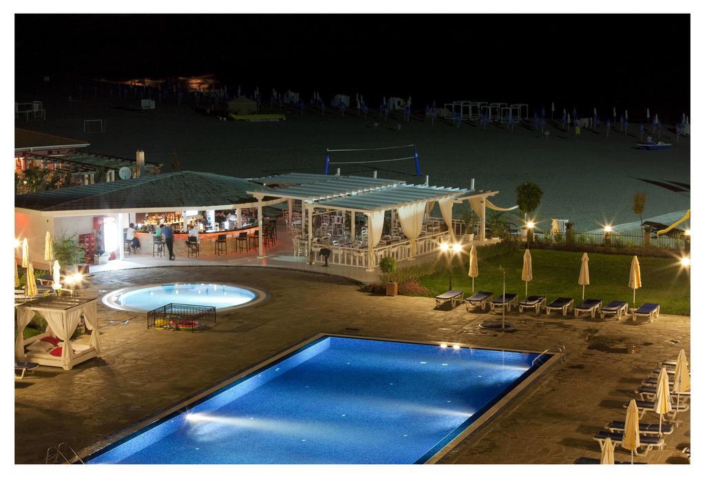 Aparthotel Regina Mare Zarewo Exterior foto