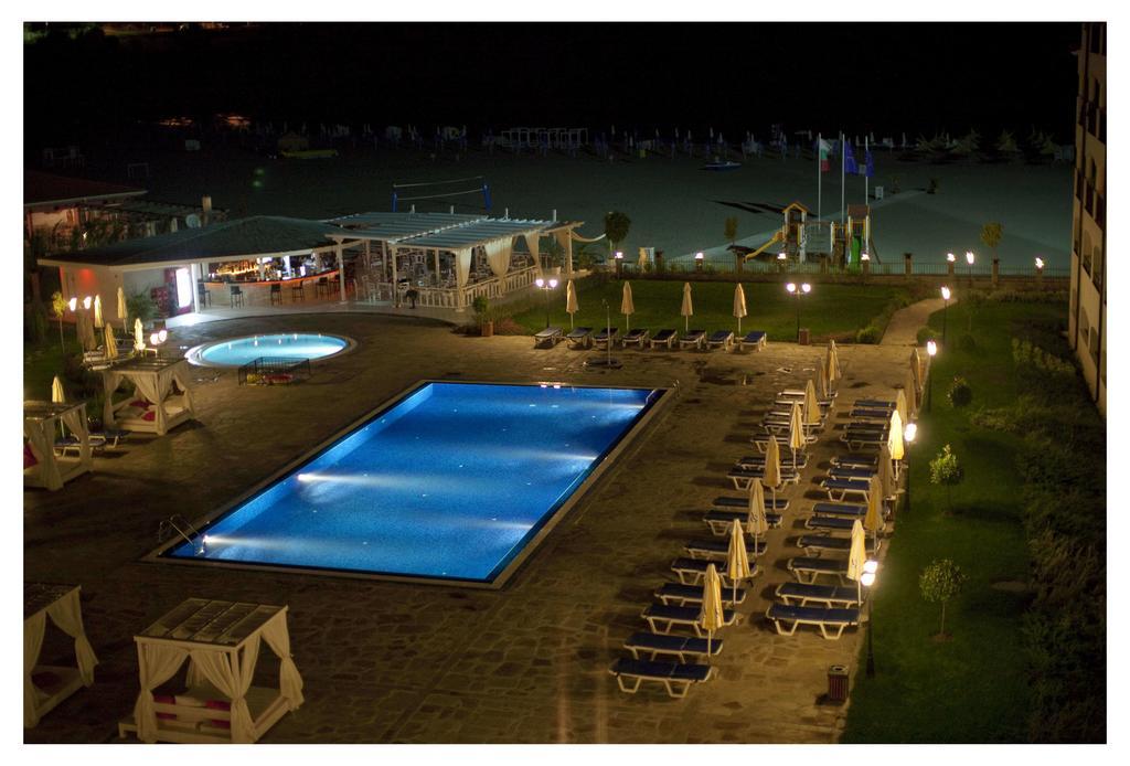 Aparthotel Regina Mare Zarewo Exterior foto