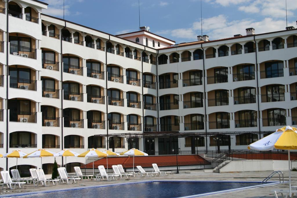 Aparthotel Regina Mare Zarewo Exterior foto