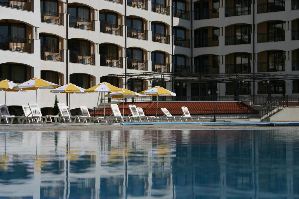 Aparthotel Regina Mare Zarewo Exterior foto